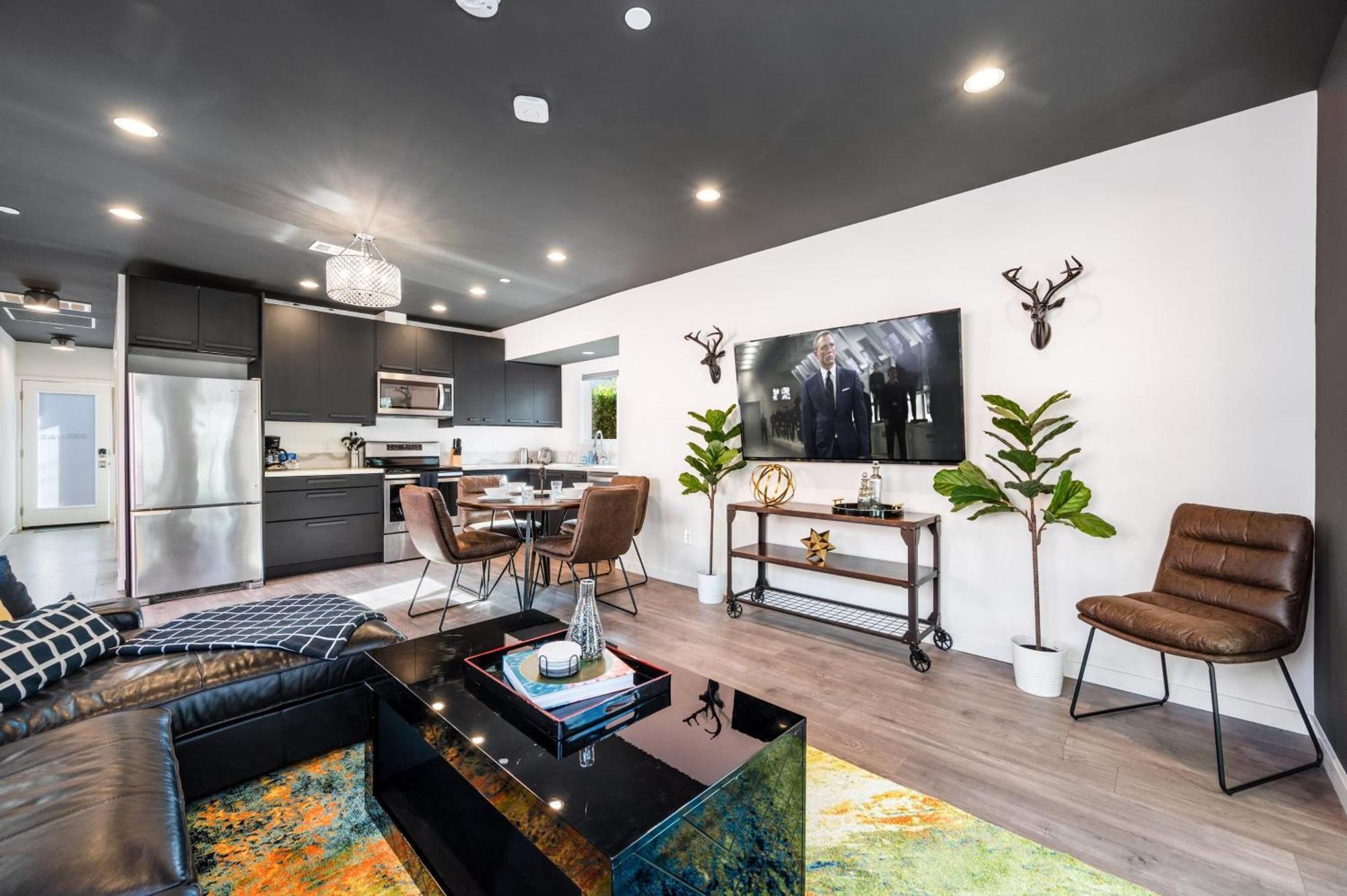 Rock N Roll By Avantstay Vibey Hollywood Retreat Steps To Attractions 로스앤젤레스 외부 사진