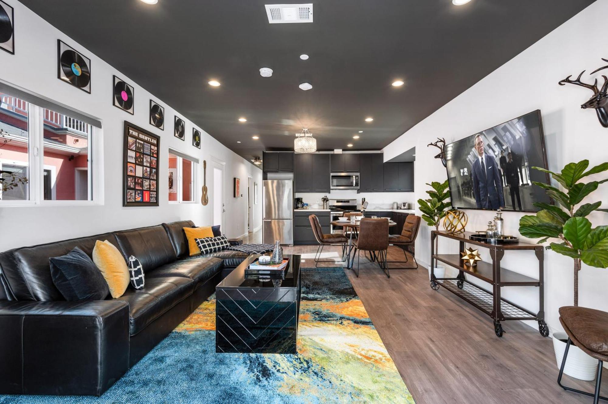 Rock N Roll By Avantstay Vibey Hollywood Retreat Steps To Attractions 로스앤젤레스 외부 사진